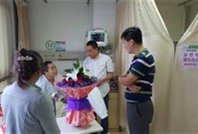 心系困難員工  傳遞愛(ài)心力量——德創(chuàng)環(huán)保裝備制造事業(yè)部領(lǐng)導(dǎo)慰問(wèn)困難一線員工